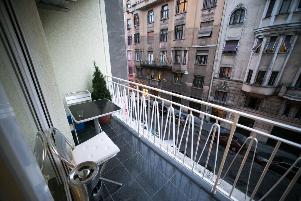 Budapest Downtown Apartments With Balcony & Optional Garage & Restaurant In The Building Kamer foto