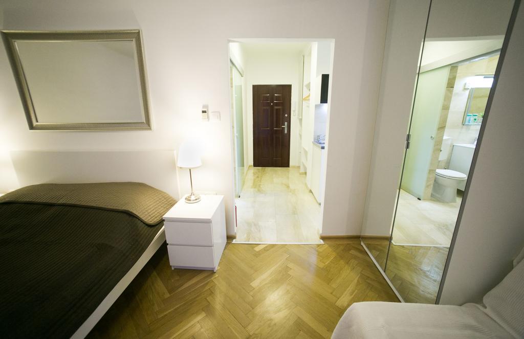 Budapest Downtown Apartments With Balcony & Optional Garage & Restaurant In The Building Kamer foto