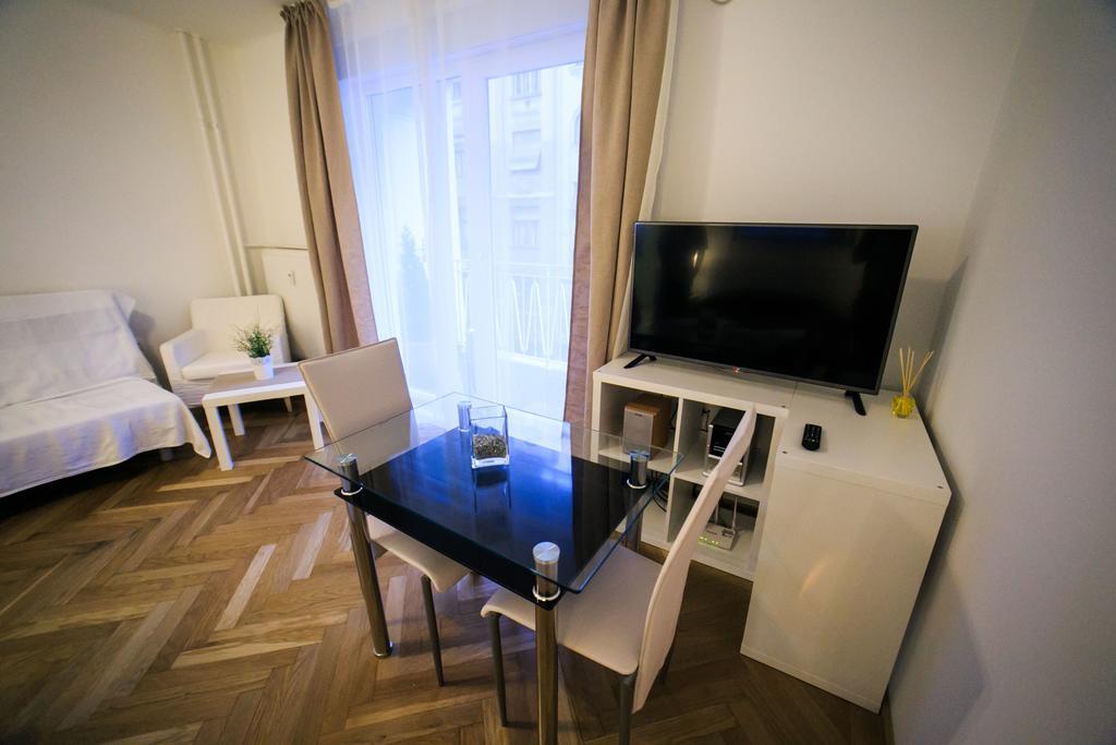 Budapest Downtown Apartments With Balcony & Optional Garage & Restaurant In The Building Kamer foto