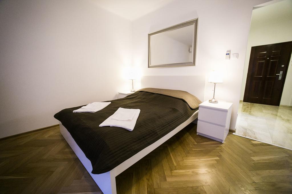 Budapest Downtown Apartments With Balcony & Optional Garage & Restaurant In The Building Kamer foto