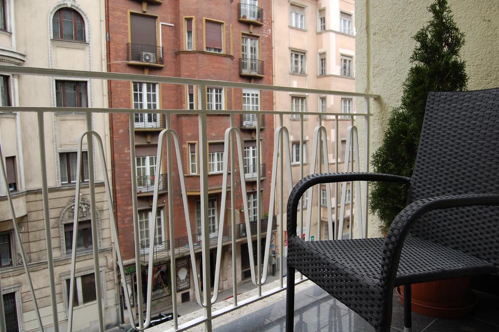 Budapest Downtown Apartments With Balcony & Optional Garage & Restaurant In The Building Buitenkant foto